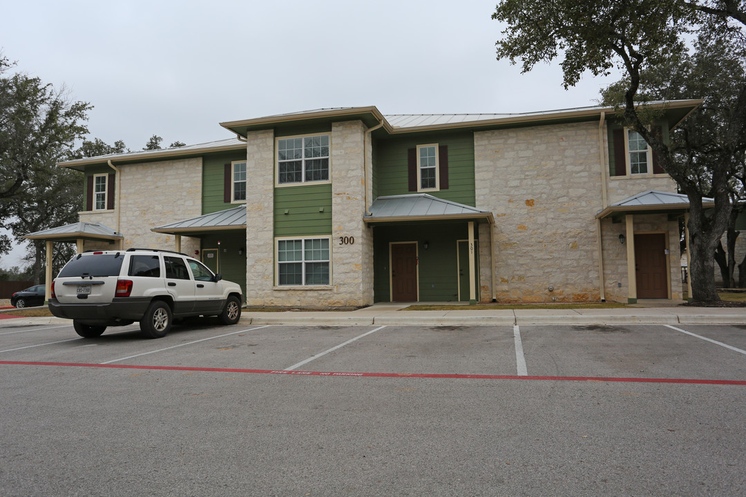 San Gabriel Crossing in Liberty Hill, TX - Foto de edificio