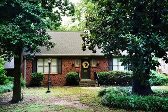 3350 Highland Park Pl in Memphis, TN - Foto de edificio - Building Photo