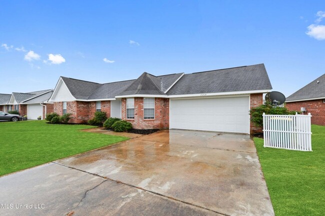 2204 Irma Cir in Ocean Springs, MS - Building Photo - Building Photo