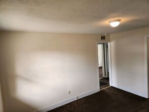 537 Contentnea Ave in New Bern, NC - Building Photo - Building Photo