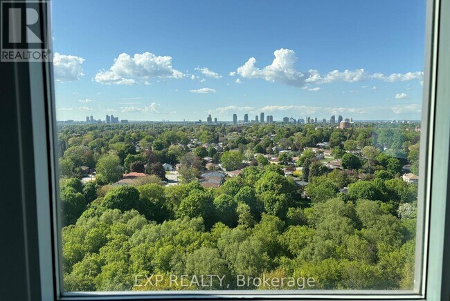 1346-1346 Danforth Rd in Toronto, ON - Building Photo - Building Photo