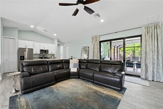 4657 Key Largo Ln in Bonita Springs, FL - Building Photo - Building Photo