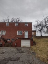 3050 Canbet Dr in Pittsburgh, PA - Building Photo