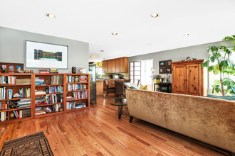 2281 India St in Los Angeles, CA - Building Photo - Interior Photo