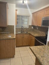 8810 Fontainebleau Blvd in Miami, FL - Building Photo - Building Photo
