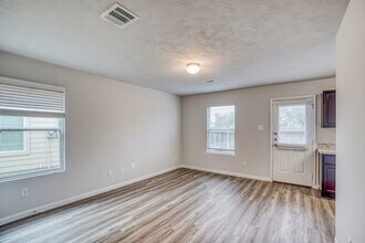 13013 Bella Vida Ln in Houston, TX - Building Photo - Building Photo