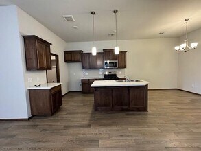 2417 Northcreek Ln in Oklahoma City, OK - Building Photo - Building Photo