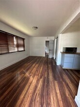 301 SE 2nd St in Hallandale Beach, FL - Building Photo - Building Photo