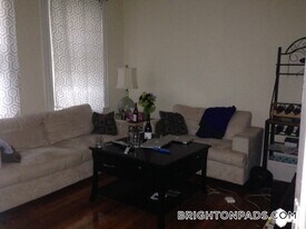 10 Lothian Rd in Boston, MA - Building Photo