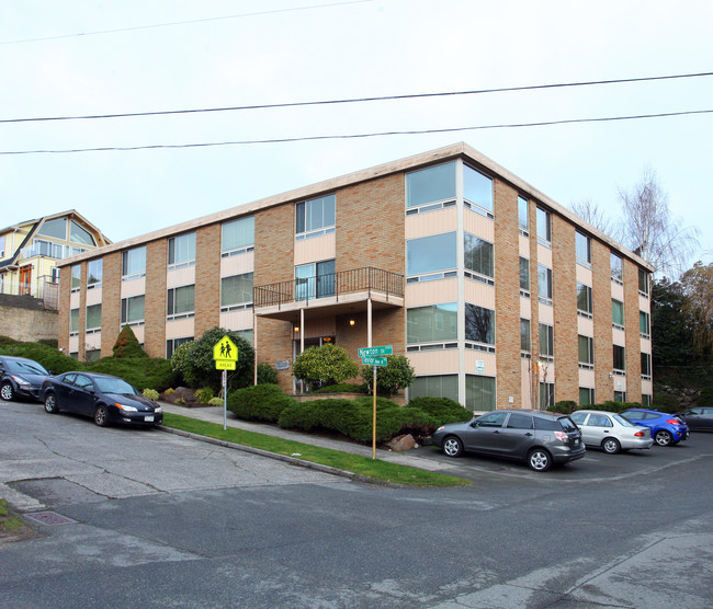 Lake Terrace Apartments in Seattle, WA - Foto de edificio - Building Photo