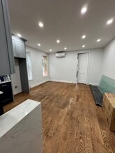 275 E 55th St, Unit 1 in Brooklyn, NY - Foto de edificio - Building Photo