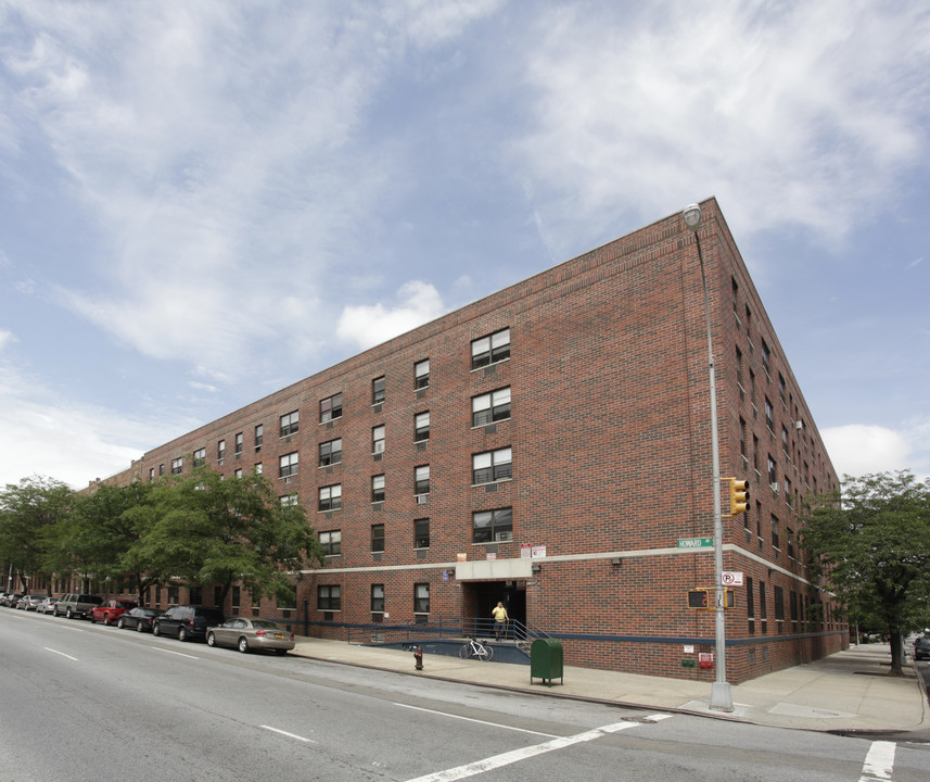 Elliot Graham Houses in Brooklyn, NY - Foto de edificio