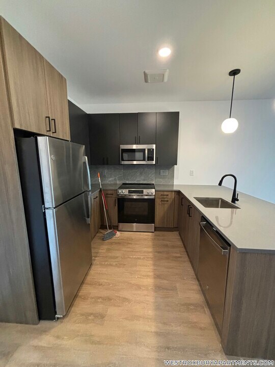 199 Gardner St in Boston, MA - Foto de edificio