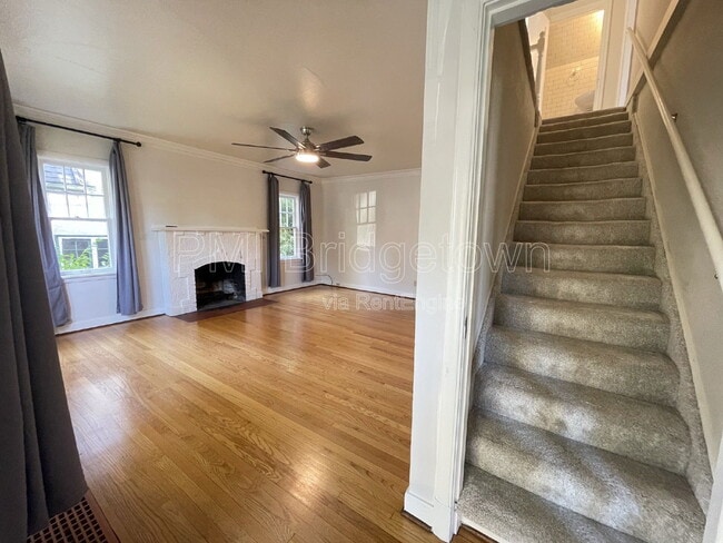 property at 515 SE Peacock Ln