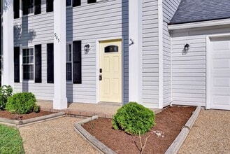 905 Jouett Dr in Newport News, VA - Building Photo - Building Photo