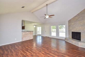 2006 Arcadia Dr in Sugar Land, TX - Building Photo - Building Photo