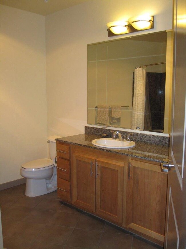 375 Kirkland Ave, Unit Apt 350 in Kirkland, WA - Building Photo - Building Photo