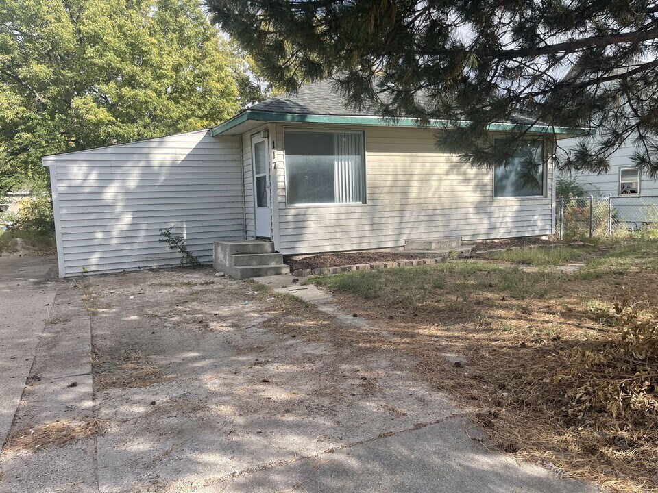 117 Madison Ave in Morrill, NE - Building Photo