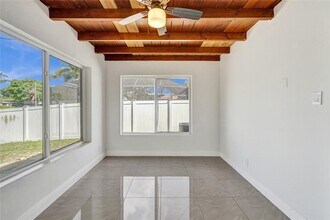 924 N 30th Rd in Hollywood, FL - Building Photo - Building Photo