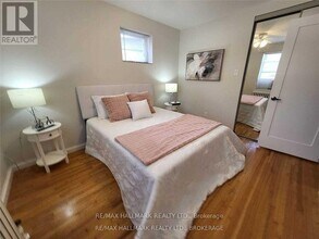 8 Bonfield Ave in Toronto, ON - Building Photo - Building Photo