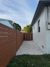 1850 NW 52nd St in Miami, FL - Building Photo - Building Photo