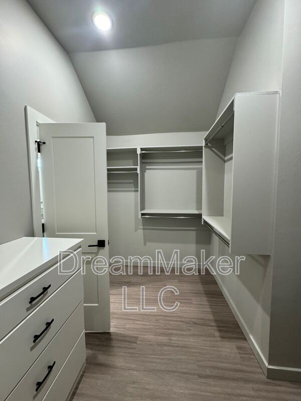 678 Apple Blossom Way in Goldsby, OK - Building Photo - Building Photo