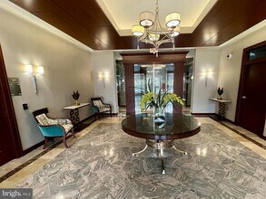 11760 Sunrise Valley Dr in Reston, VA - Building Photo - Building Photo