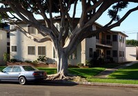 Building Photo - 1018 E Imperial Ave Apartments in El Segundo, California