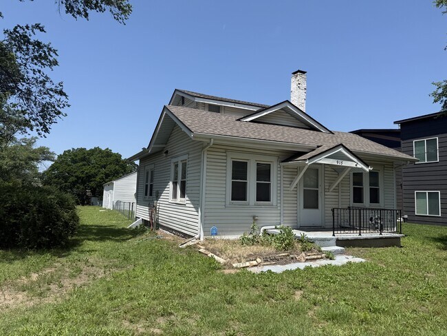 915 N Hoover Rd in Wichita, KS - Building Photo - Building Photo