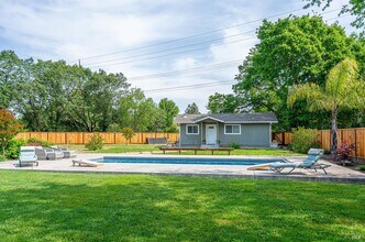 849 Colleen Dr in Windsor, CA - Building Photo - Building Photo