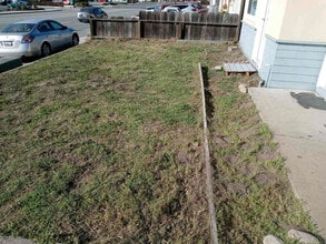 1260 Canyon Del Rey Blvd in Seaside, CA - Building Photo - Building Photo
