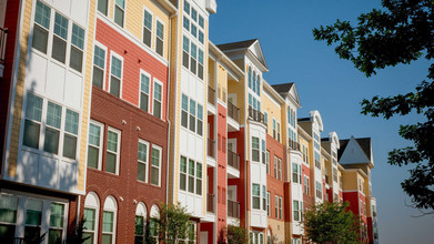 Gaithersburg Station in Gaithersburg, MD - Foto de edificio - Building Photo