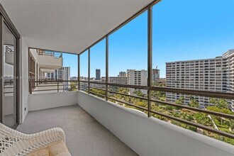 2500 Parkview Dr, Unit 1418 in Hallandale Beach, FL - Building Photo - Building Photo