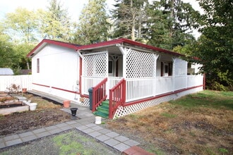 4363 Terrace Dr in Oak Harbor, WA - Building Photo - Building Photo