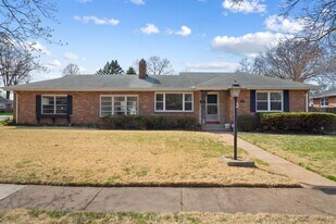 17 Valley Dr in Florissant, MO - Building Photo