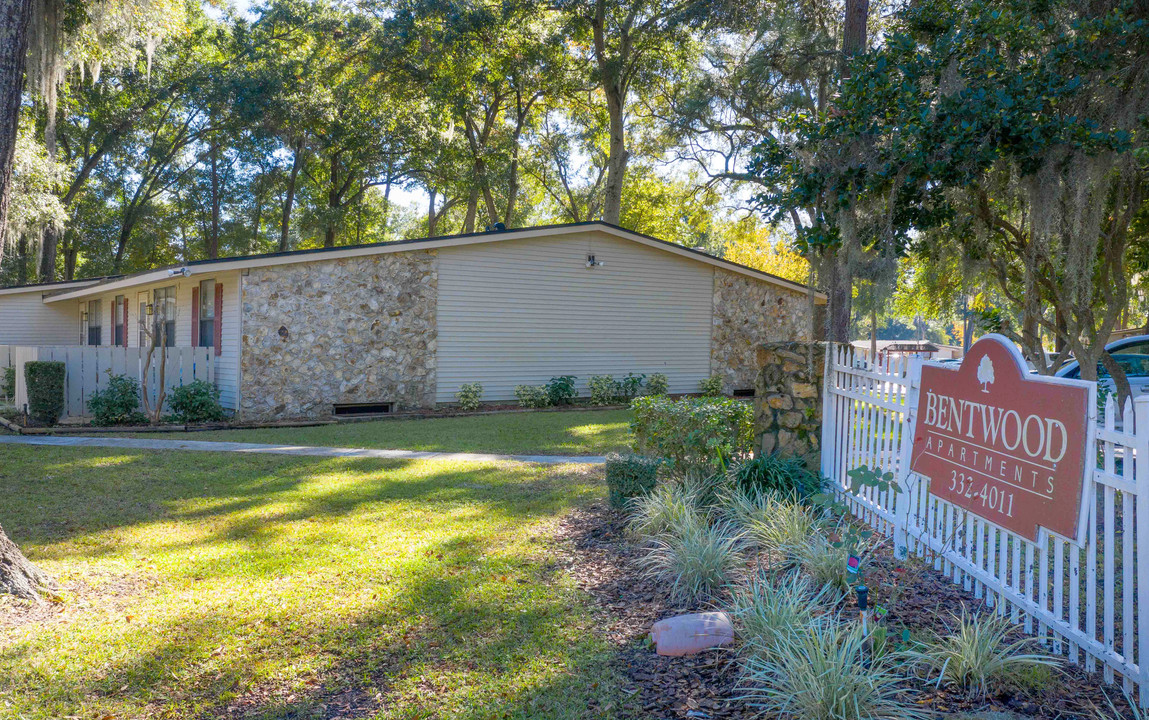 Bentwood Apartments in Gainesville, FL - Building Photo