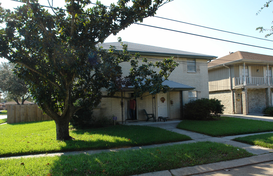 2900 Lexington Dr in Metairie, LA - Foto de edificio