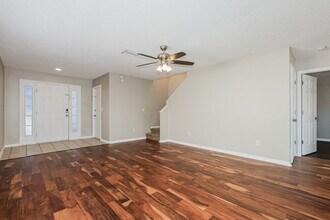 6637 Summer Haven Dr in Riverview, FL - Foto de edificio - Building Photo