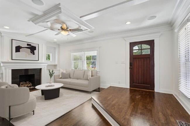 546 Highland Ave NE in Atlanta, GA - Building Photo - Building Photo