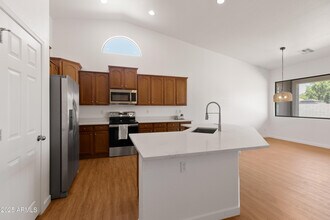8758 West Myrtle Ave in Glendale, AZ - Building Photo - Building Photo