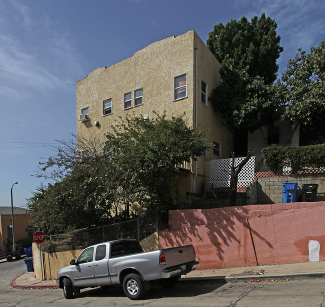 1151 Figueroa Ter in Los Angeles, CA - Foto de edificio - Building Photo