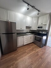 1155 Charter Oak Ln in Westlake, OH - Building Photo - Building Photo