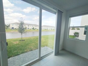 535 Rivergrass St, Unit 6 in Port St. Lucie, FL - Building Photo - Building Photo