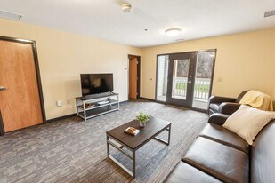 1695 N Lexington-Springmill Rd in Mansfield, OH - Building Photo