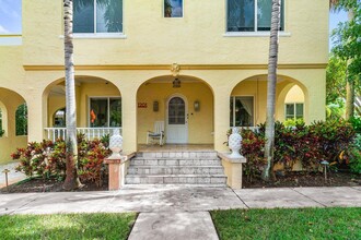 1201 N Swinton Ave in Delray Beach, FL - Building Photo - Building Photo