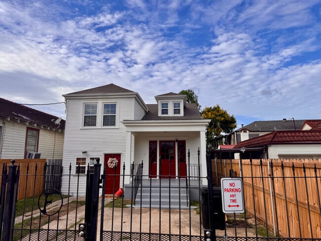 2555 Elder St in New Orleans, LA - Foto de edificio - Building Photo