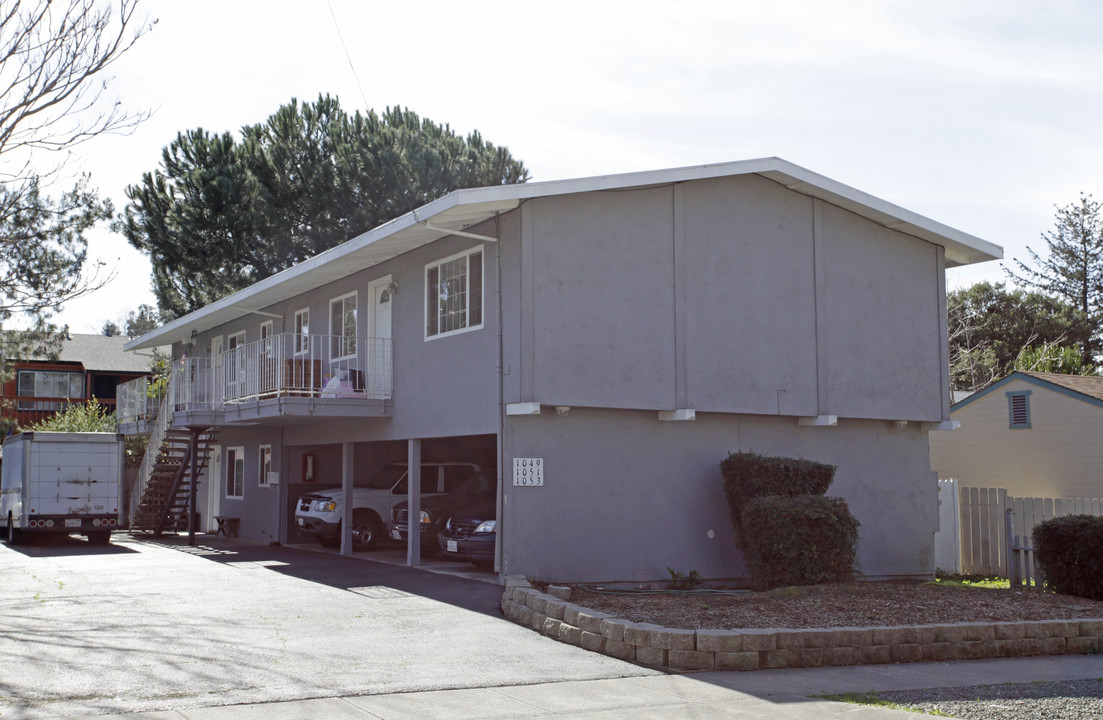 1049-1053 Elm St in Napa, CA - Building Photo