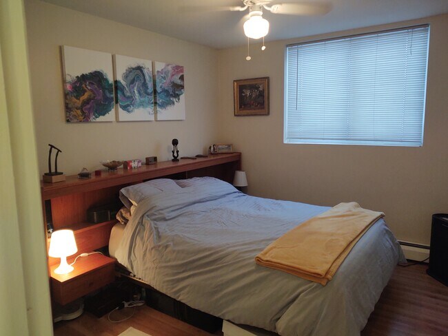 2440 Harriet Ave in Minneapolis, MN - Building Photo - Building Photo