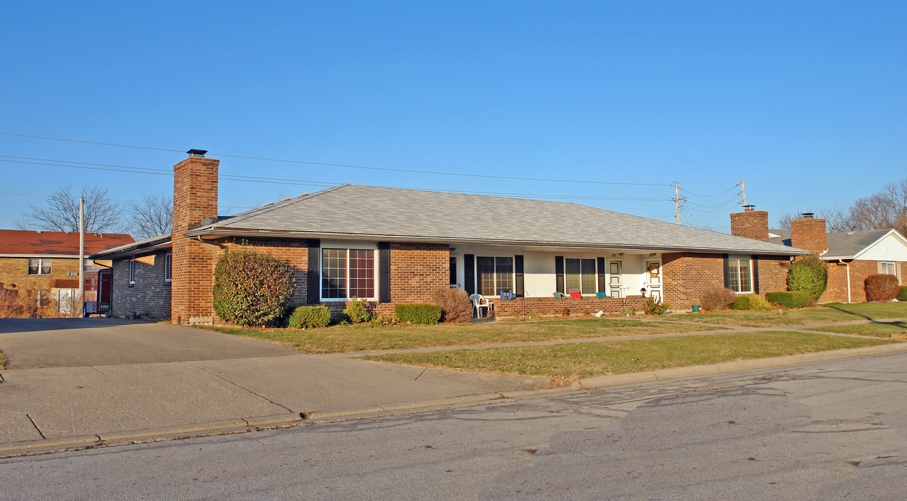853-859 Heather Ct in Vandalia, OH - Foto de edificio