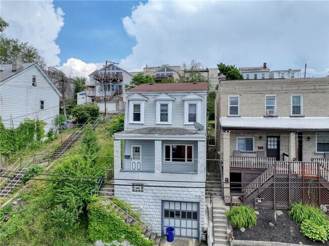 property at 303 Natchez St